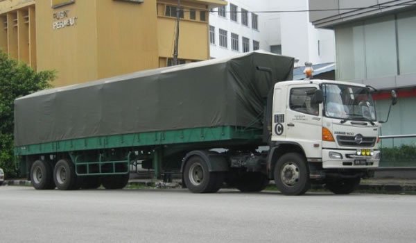 Mobil Pengiriman Barang - Truck Trailer