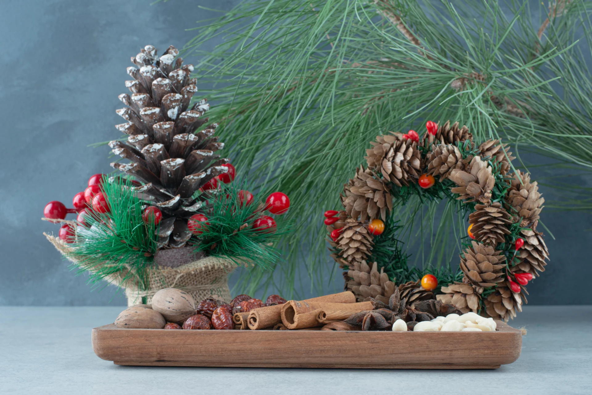Hiasan Buah Pinus
