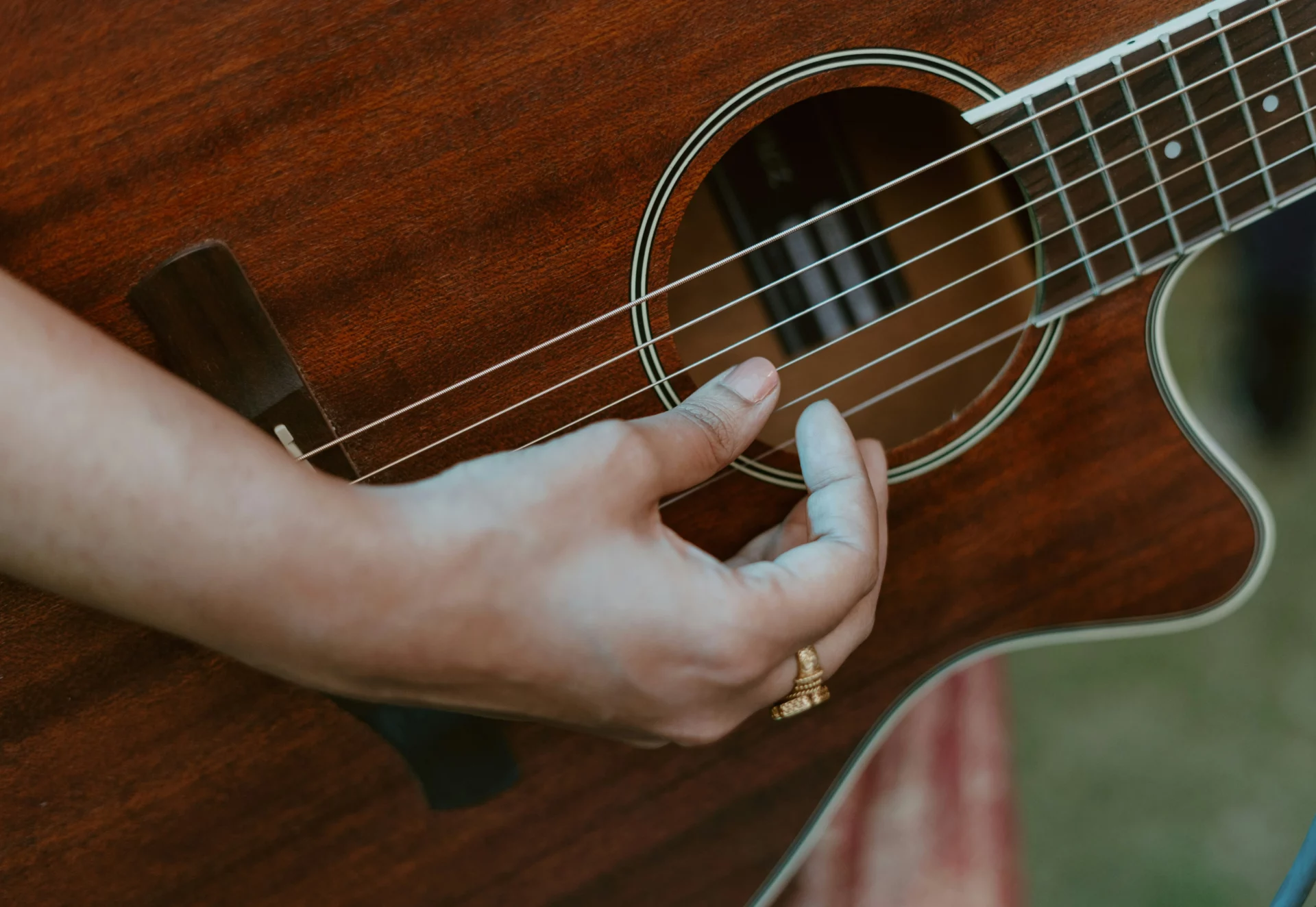Kirim Gitar yang Aman